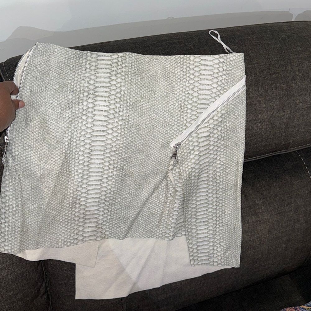 Shakuhachi White Snake Print Mini Skirt